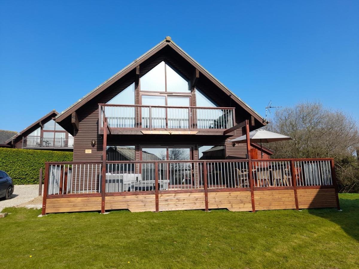 3 Bed Lodge With Ev Point Truro Exterior foto